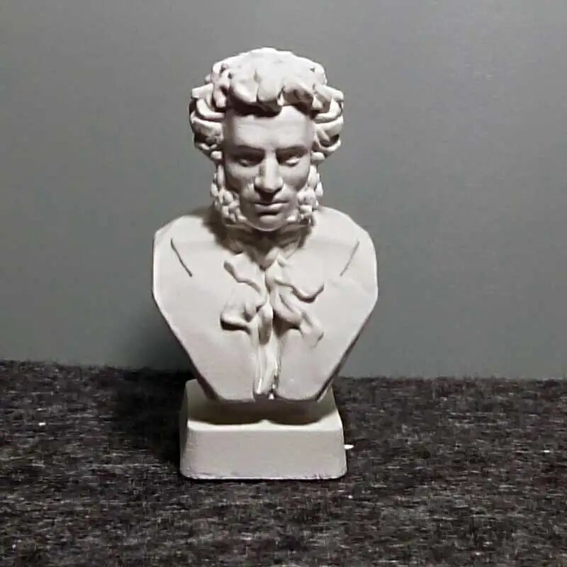 

Бюст Пушкина во фраке BP-123 из камня 60мм тяжелый и холодный белый или патина