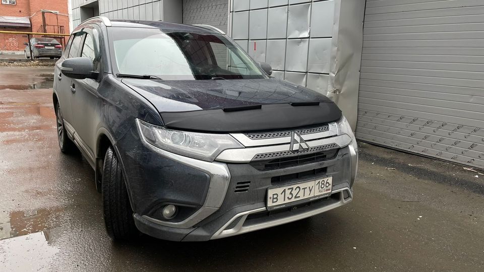 

Дефлектор капота КОЖАНЫЙ для Mitsubishi Outlander 2018 – н.в. III Рестайлинг 3 Митсубиси Аутдлендер