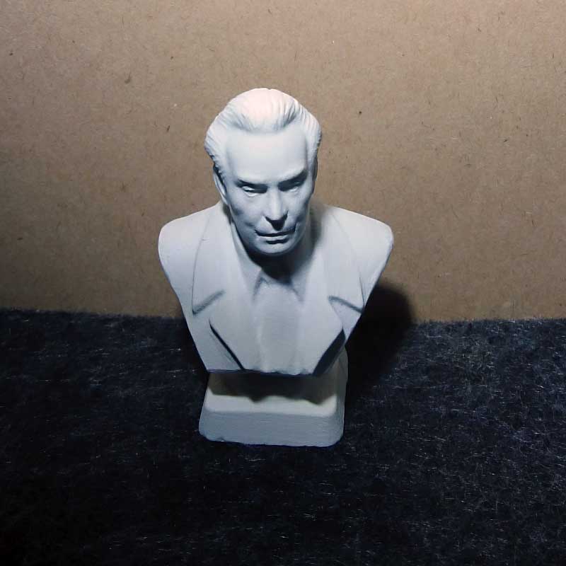 

Бюст Брежнев в костюме из камня BB-155 малый 60мм белый или патина