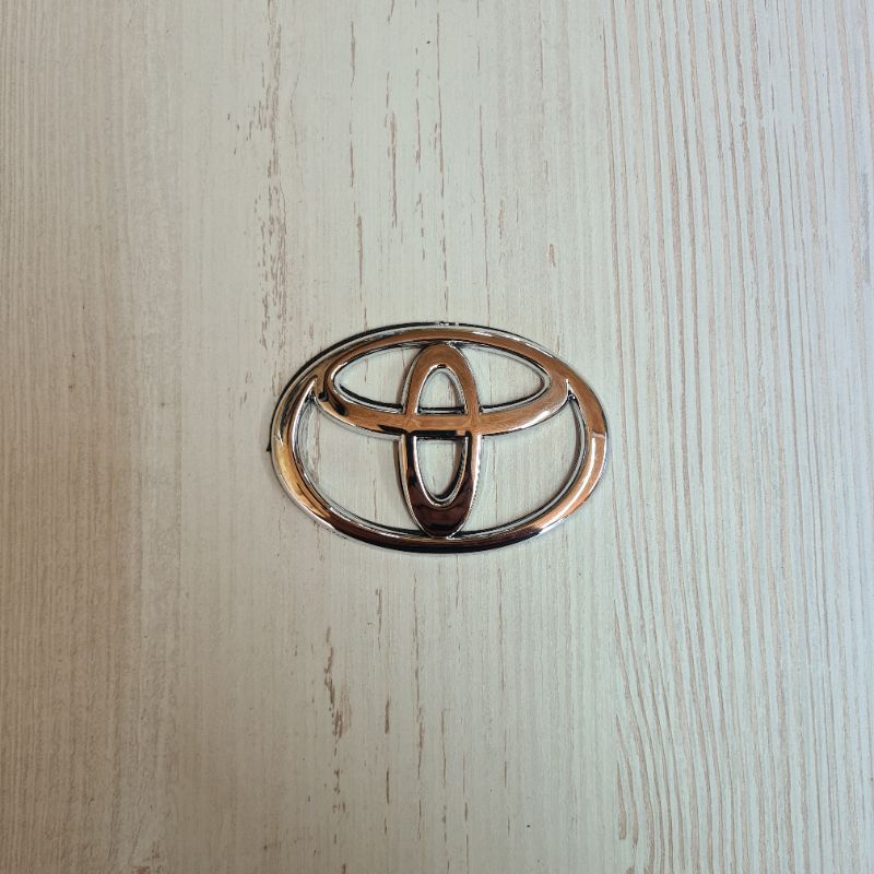 

Эмблема Toyota Тойота логотип значок 8.8х5.6см