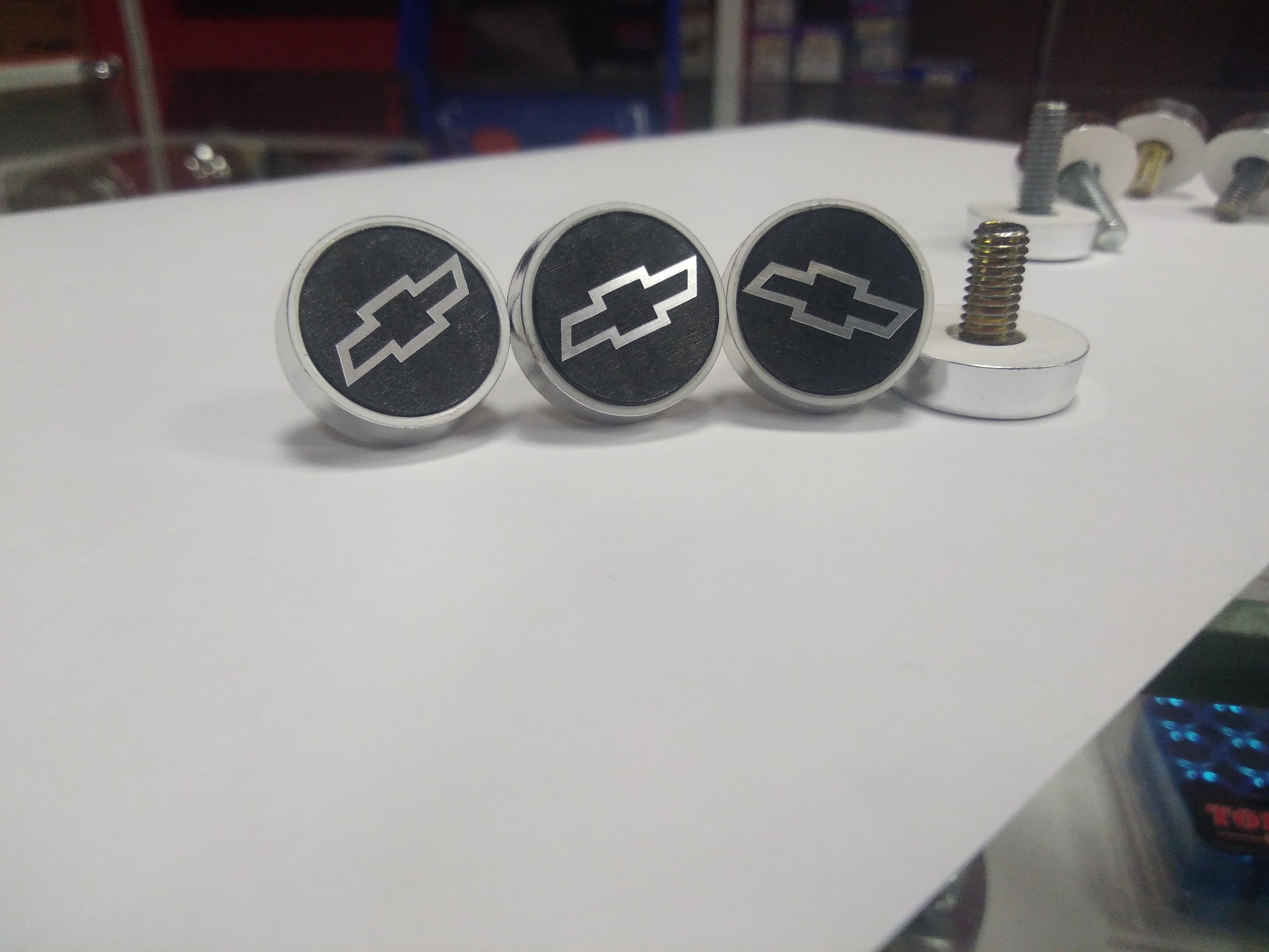 

Болты крепления номера для Chevrolet cruze niva lanos lacetti tahoe spark стильный аксессуар регистрационный номер рамка номера