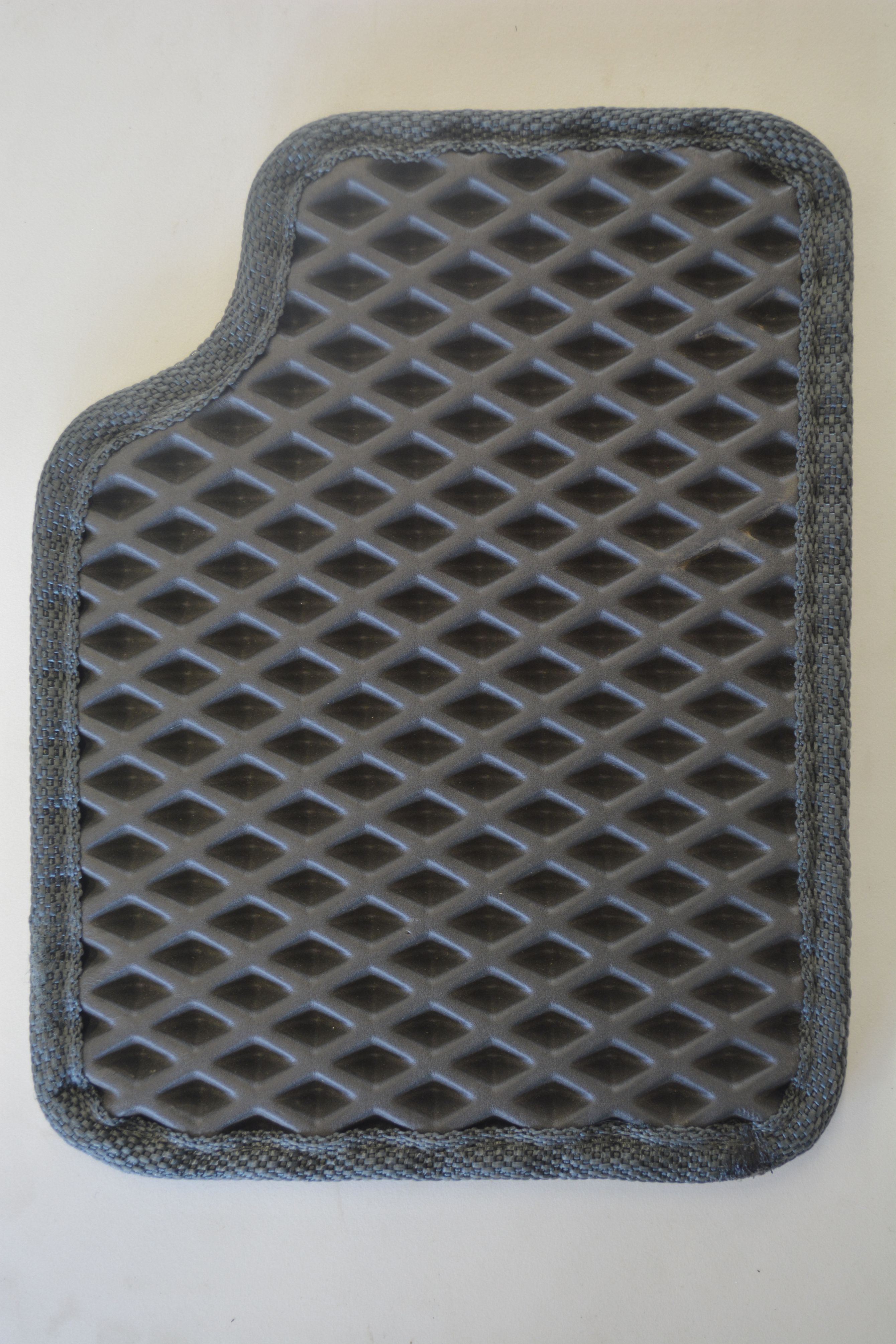 

Автомобильные Коврики EVA (ЭВА) на GEELY ATLAS PRO, комплект в салон с БОРТИКАМИ