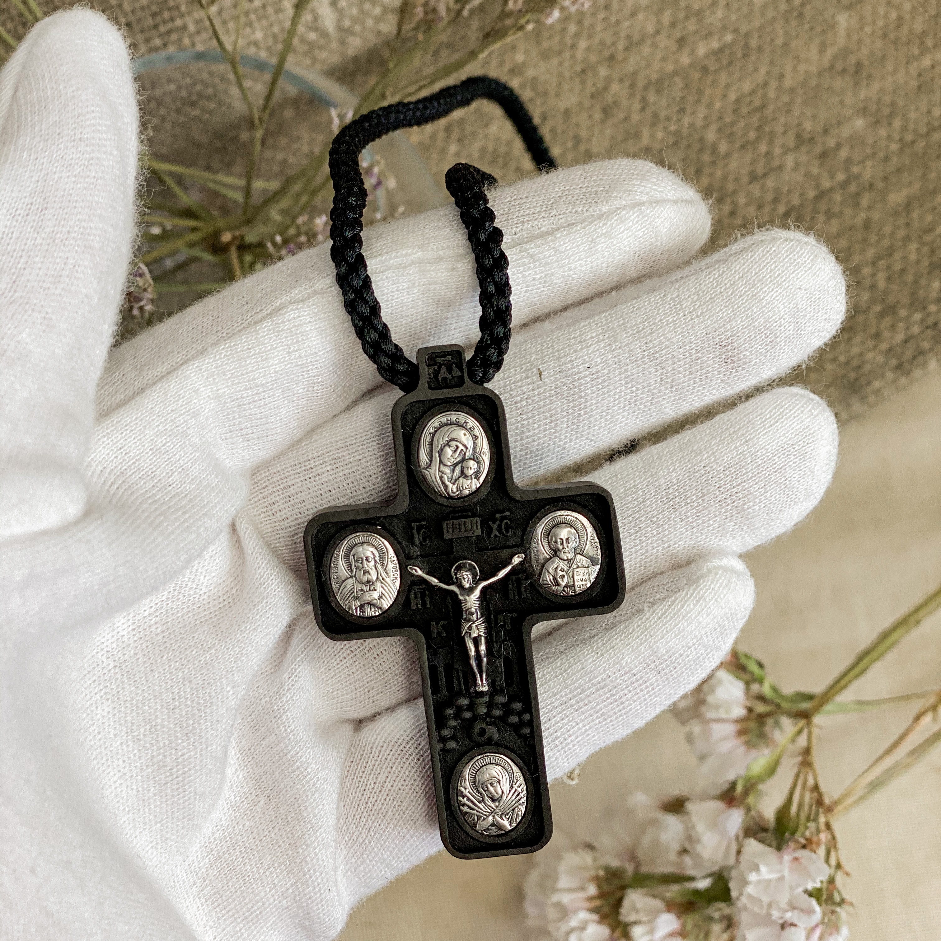 

Нательный православный крест с ликами Святых. Крест из дерева и серебра