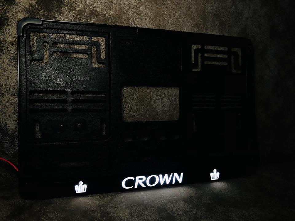 

Квадратная LED рамка CROWN для номера с подсветкой надписи