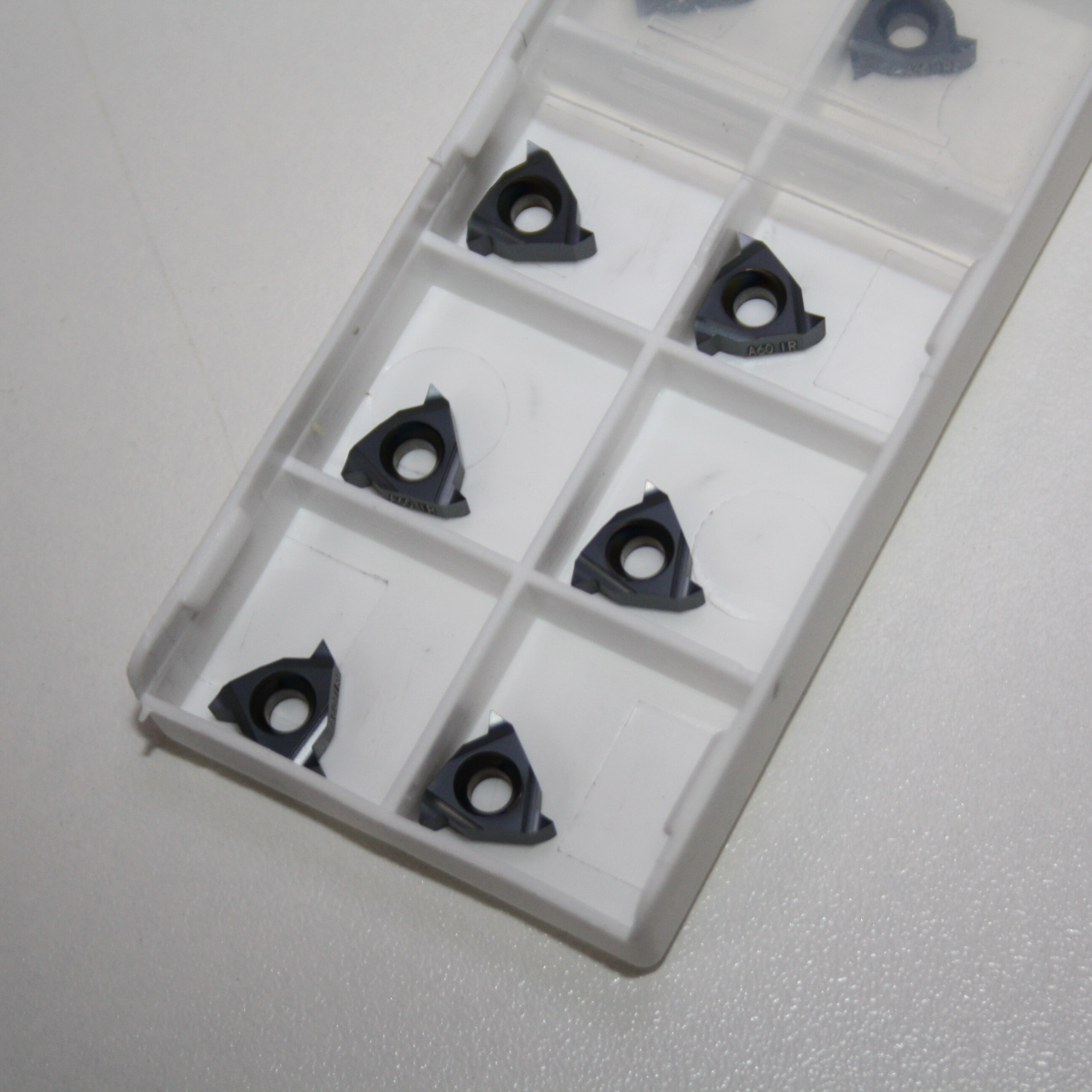 

Пластина 11IR A60 резьбовая Внутренняя 11 IR универсальная с шагом 0,5 - 1,5 мм, открытый профиль для метрической резьбы