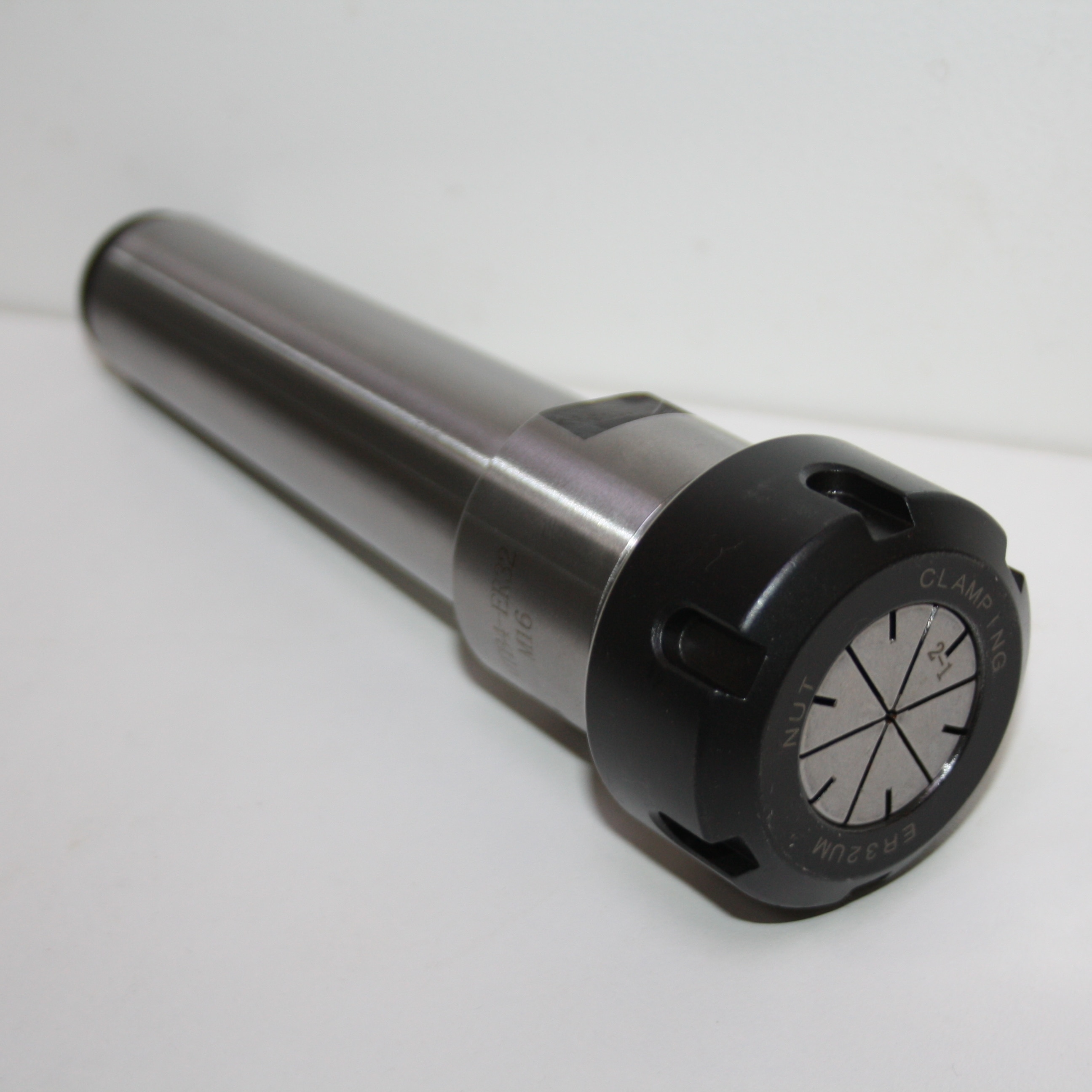 

Патрон цанговый MTB 4 ER32 оправка с конусом Морзе 4, с резьбой, для станков collet cartridge MT MT4 ER