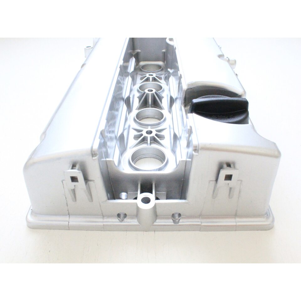 Алюминиевая клапанная крышка 55564395 (55558673) OPEL 5607258