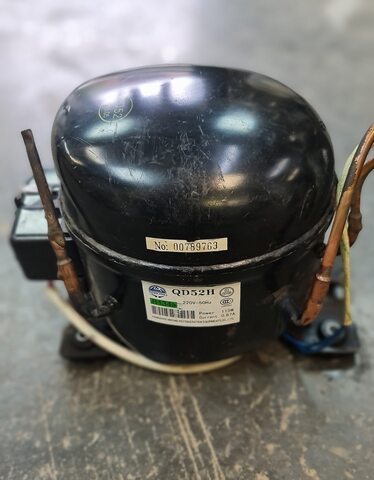 компрессор в сборе , заправлен фрионом для  льдогенератора I-Ice TS 0612 B б\у