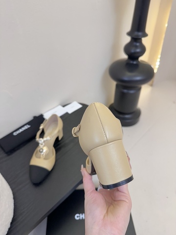CHANEL 黒 ムートンロングブーツ　ウェッジ CHANEL Clog Leather Upper Comfort Shoes for Women for sale