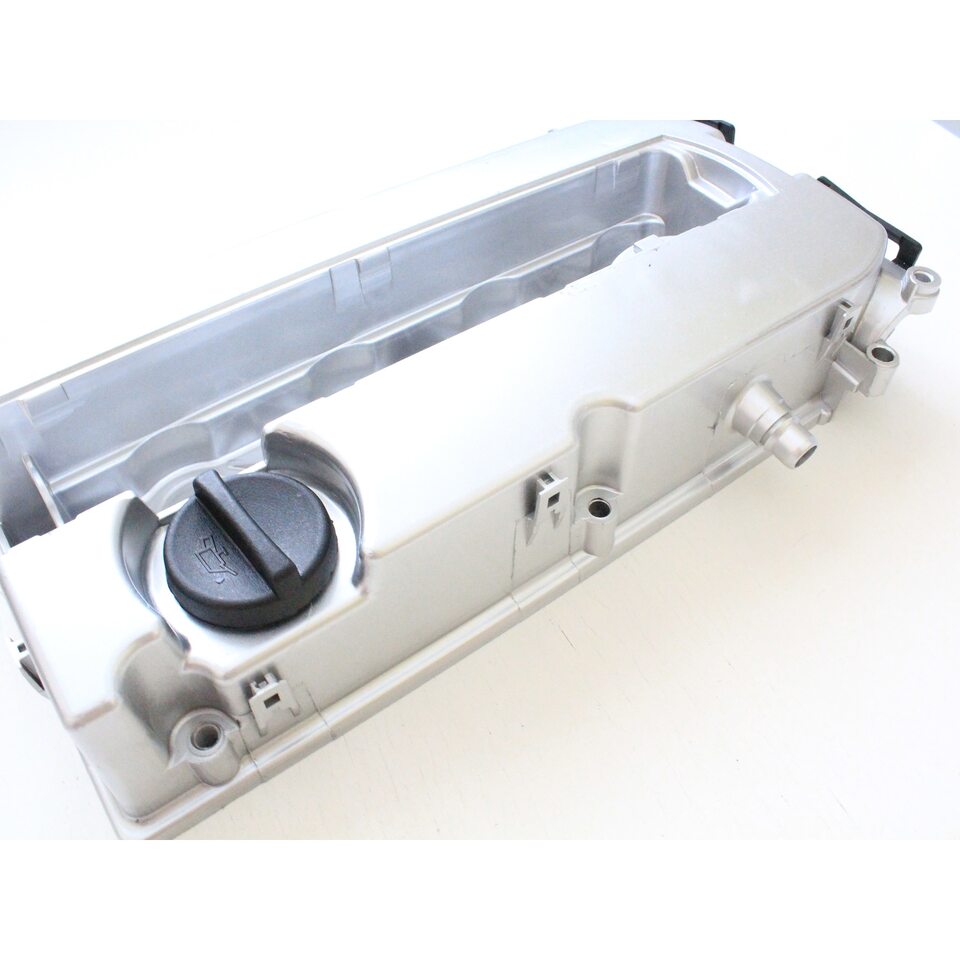 Алюминиевая клапанная крышка 55564395 (55558673) OPEL 5607258