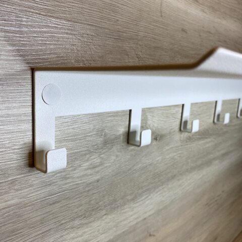 Полка металлическая с крючками для ванны, кухни или прихожей