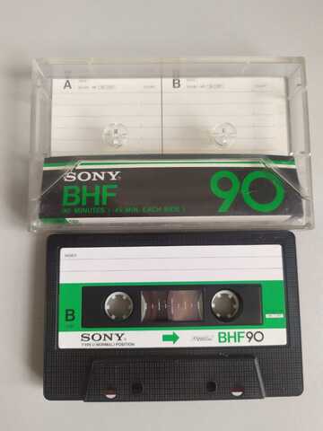 Аудио кассета  SONY BHF TYPE I Japan б/у под запись или как сувенир неметаллизированная наклейка normal position cassettes