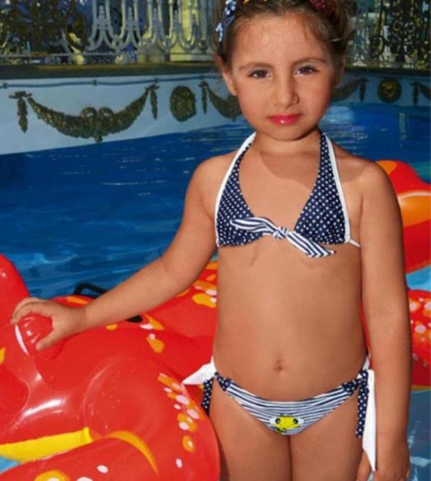 Девочки в плавках