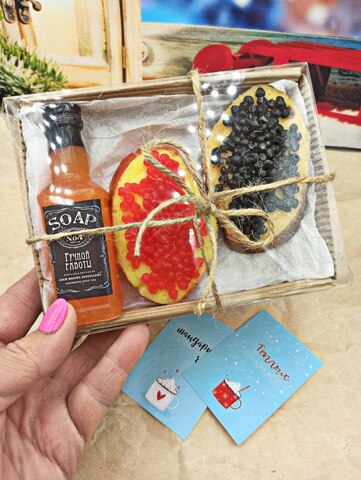 мыло ручной работы/ прикольный подарок мужчине с икрой, и бутылочкой, забавный веселый набор, день рождения, мужское мыло