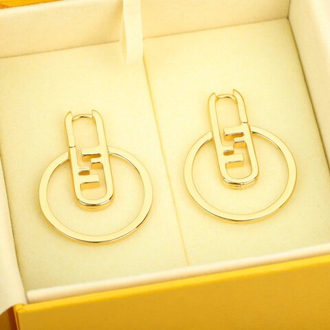 серьги в стил Fendi copy 1:1 Простой дизайн, изысканный и модный, подходит для ежедневного ношения