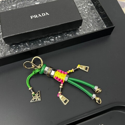 Брелок Prada копия 1:1 из кожи