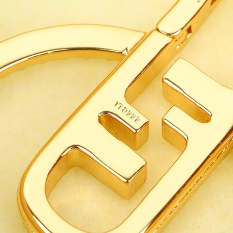 серьги в стил Fendi copy 1:1 Простой дизайн, изысканный и модный, подходит для ежедневного ношения