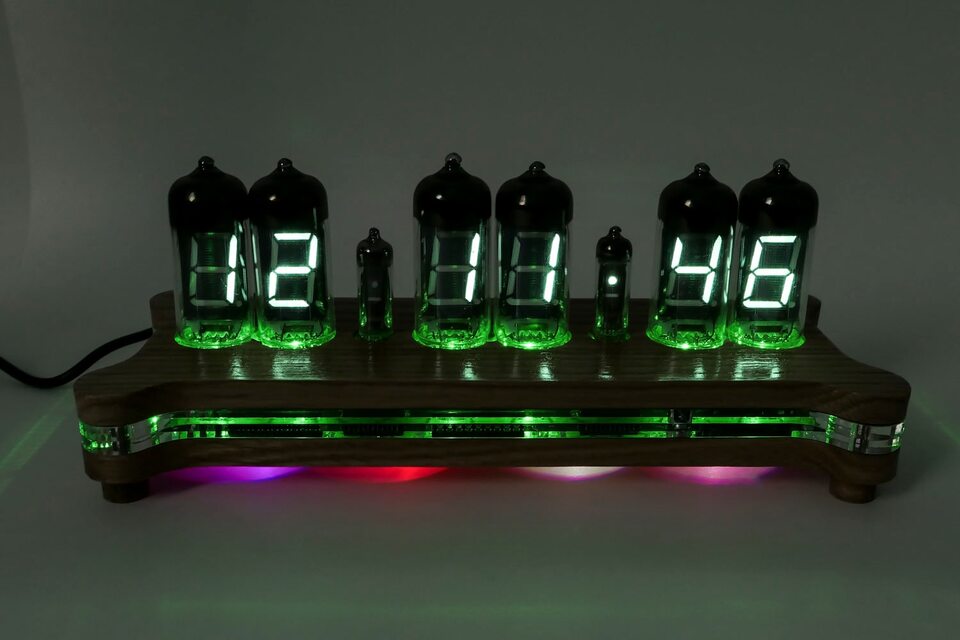 Настольные часы на 6 лампах ИВ-11 VFD. Деревянный или пластиковый