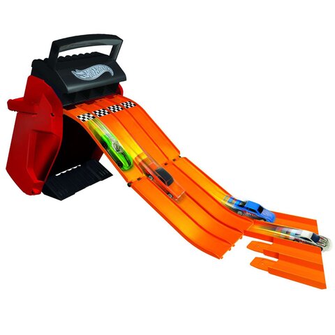 Портативный кейс-автотрек Hot Wheels.