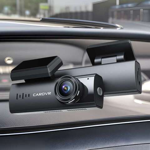 Халат астындағы жалаңаш кеуделер