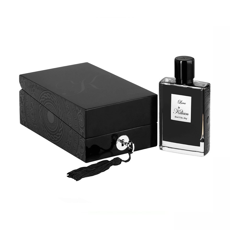 Коммуналдық пәтердегі секс төрт адам